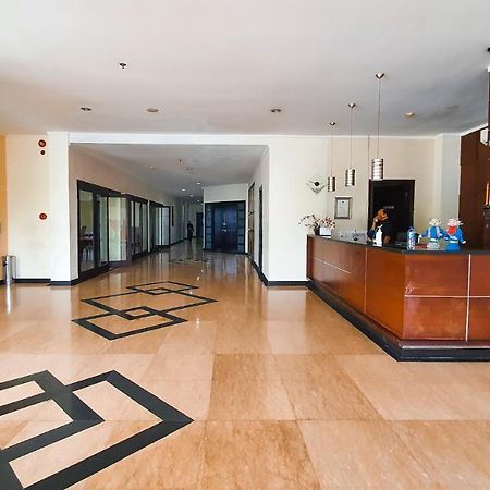 N1 Hotel Tanah Abang Jakarta Buitenkant foto